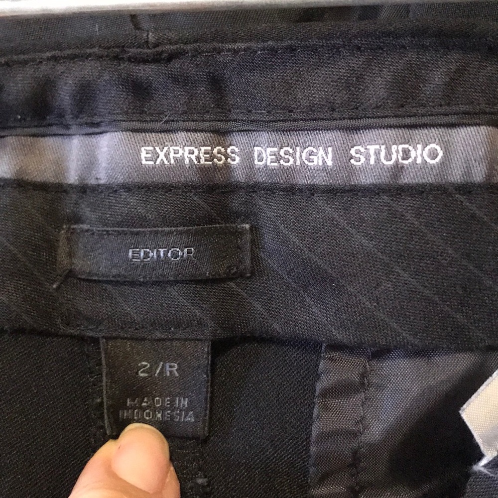 Express Suit - Picture 6 of 8